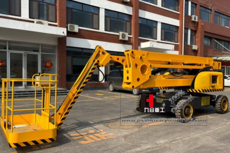 self-propelled boom lift