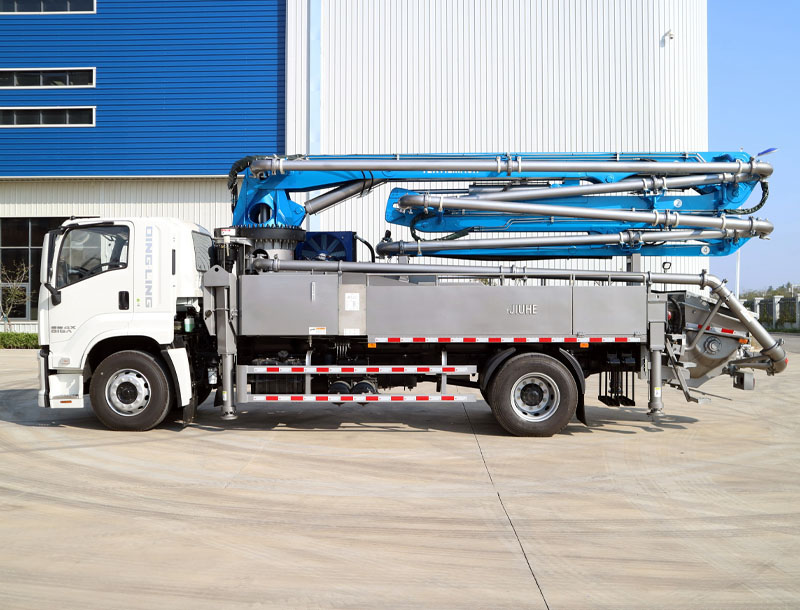 17M concrete pump truck