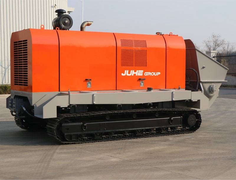 Crawler concrete pump